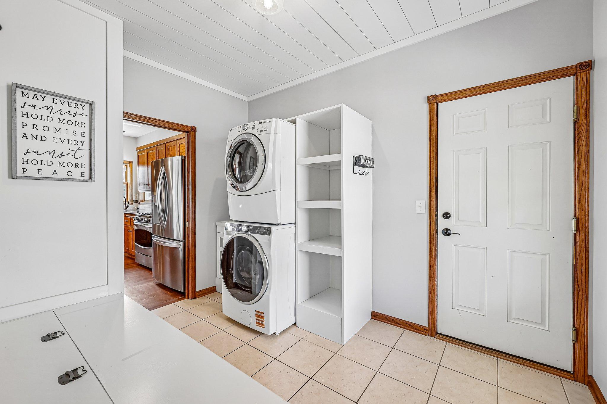 42-web-or-mls-Sandterra Cir-S0105-042.jpg
