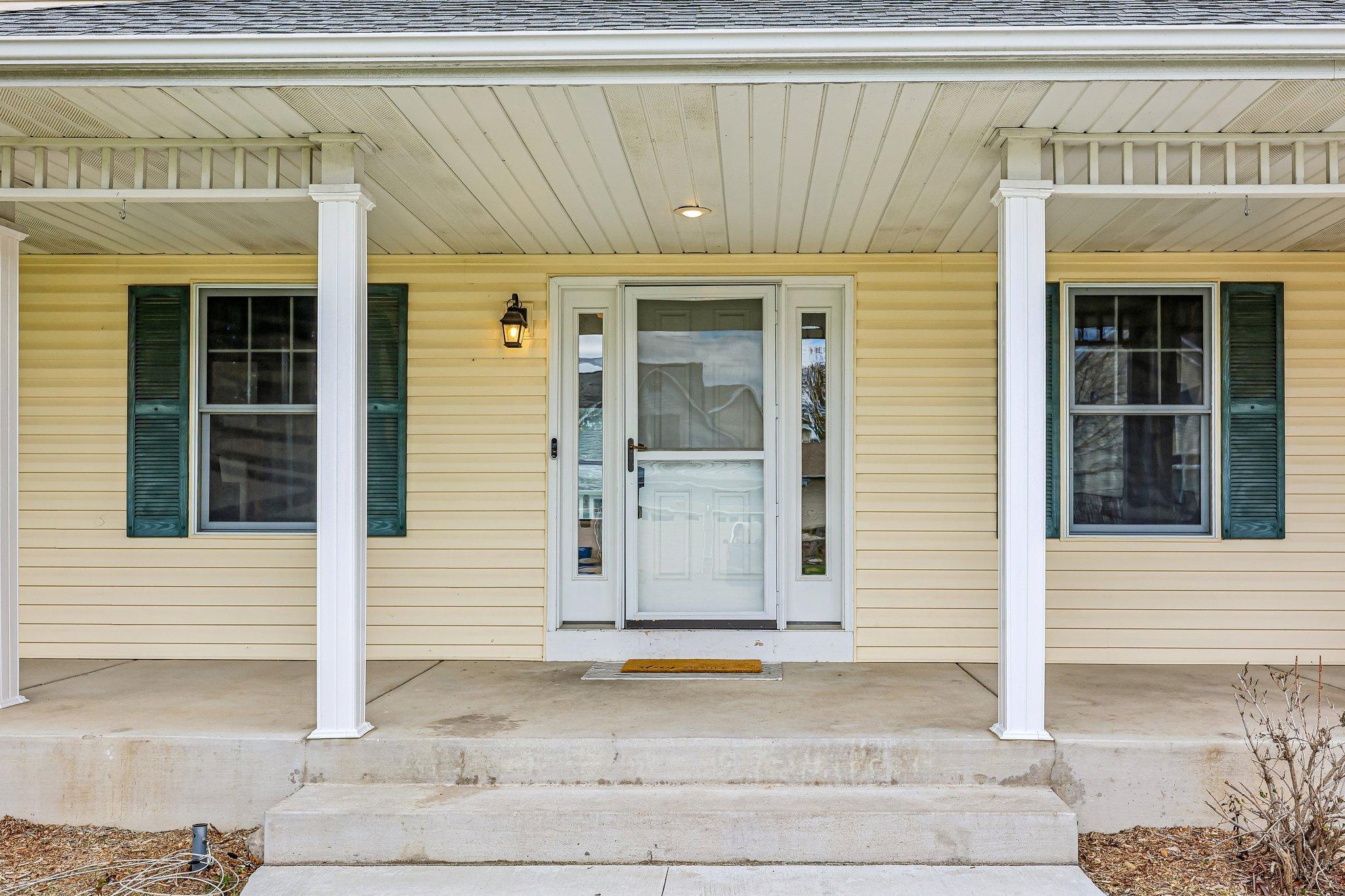 3-web-or-mls-Sandterra Cir-S0105-003.jpg
