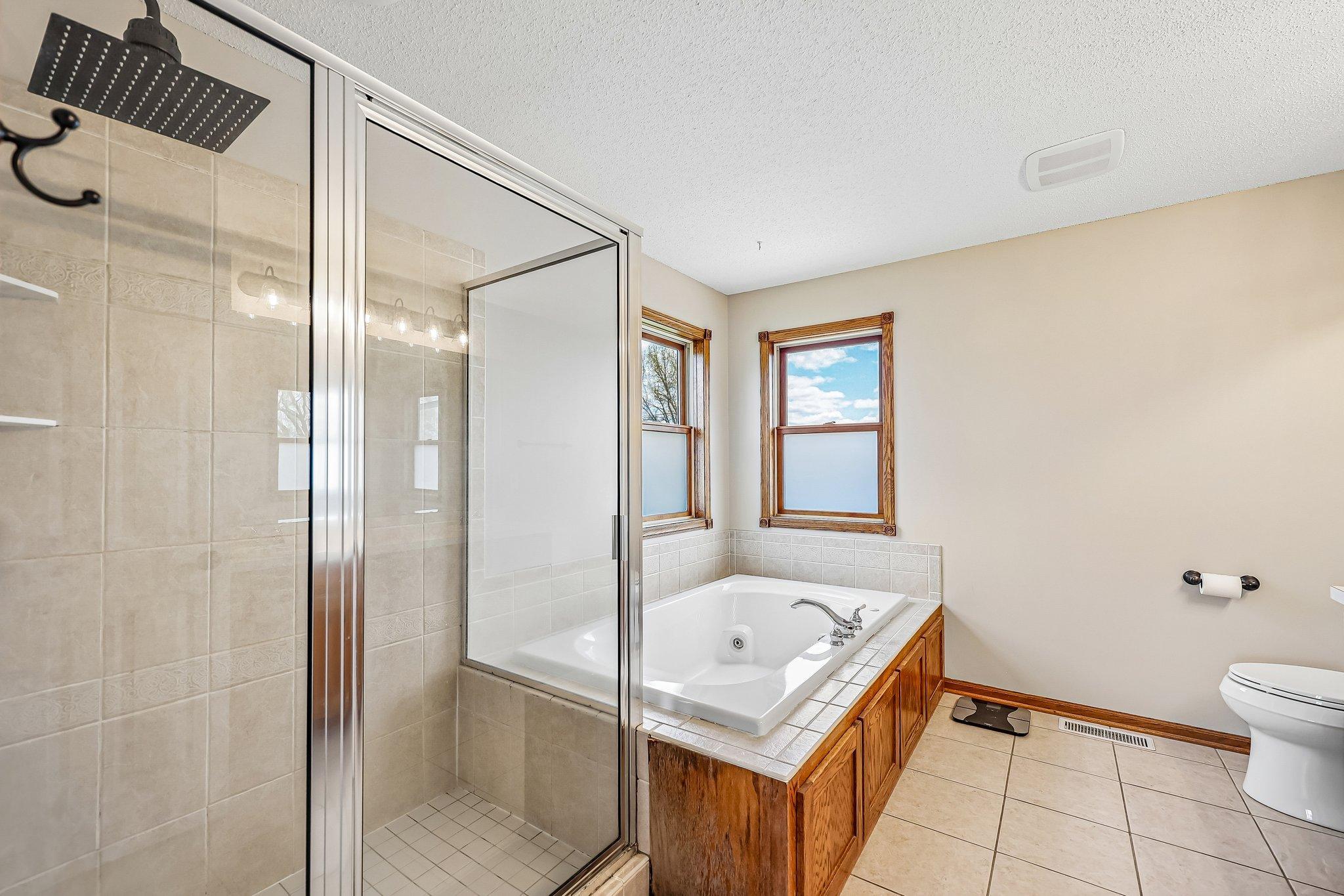 37-web-or-mls-Sandterra Cir-S0105-037.jpg