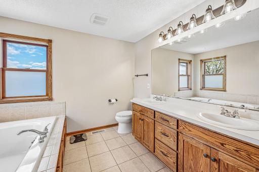 38-web-or-mls-Sandterra Cir-S0105-038.jpg