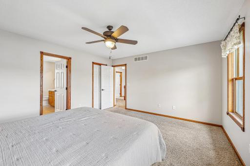 36-web-or-mls-Sandterra Cir-S0105-036.jpg