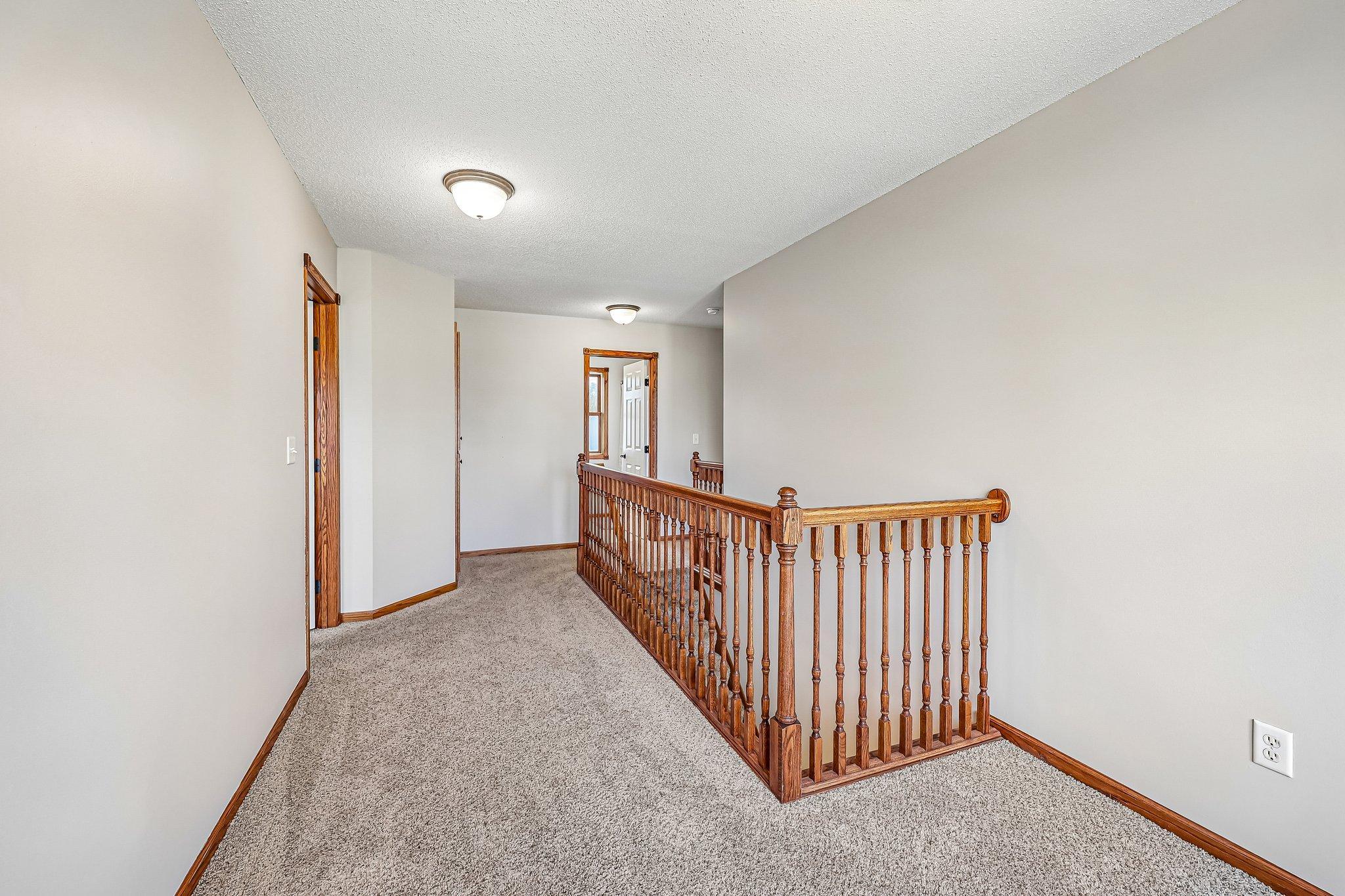 33-web-or-mls-Sandterra Cir-S0105-033.jpg