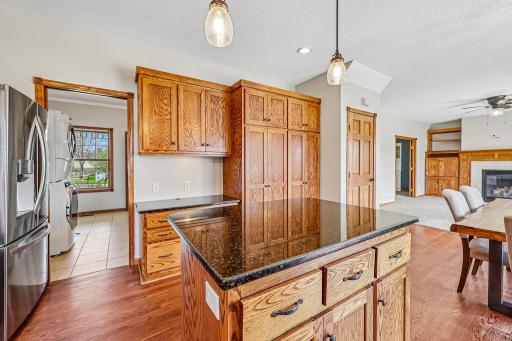 15-web-or-mls-Sandterra Cir-S0105-015.jpg