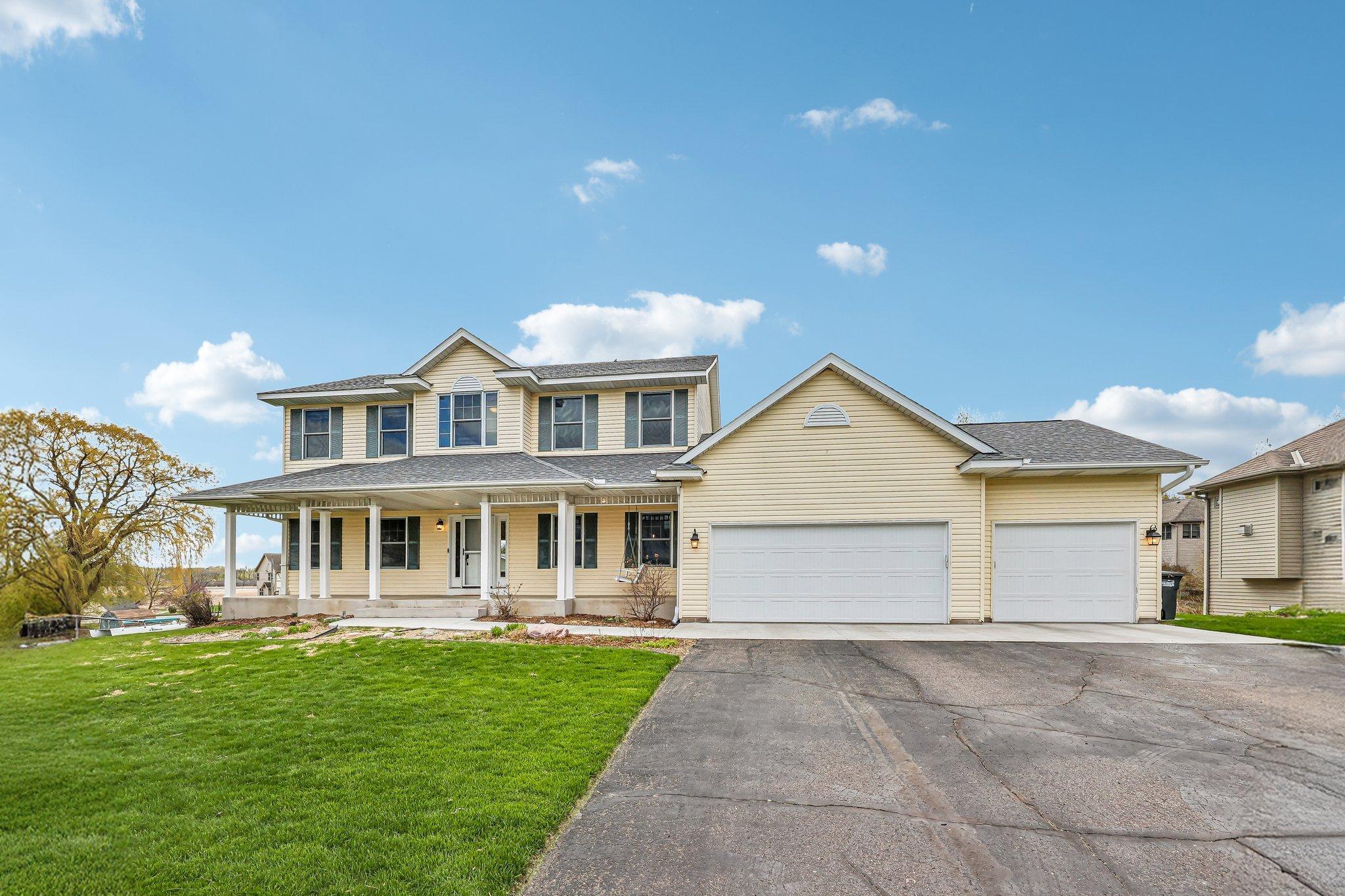 2-web-or-mls-Sandterra Cir-S0105-002.jpg