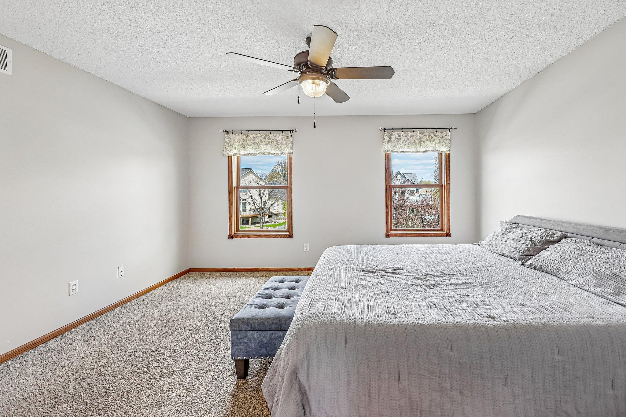40-web-or-mls-Sandterra Cir-S0105-040.jpg