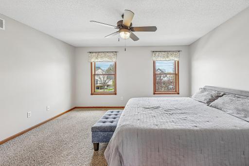 40-web-or-mls-Sandterra Cir-S0105-040.jpg