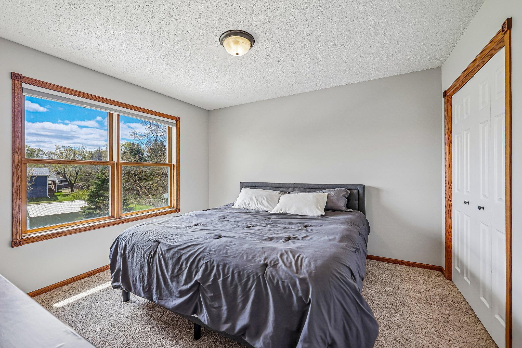 29-web-or-mls-Sandterra Cir-S0105-029.jpg