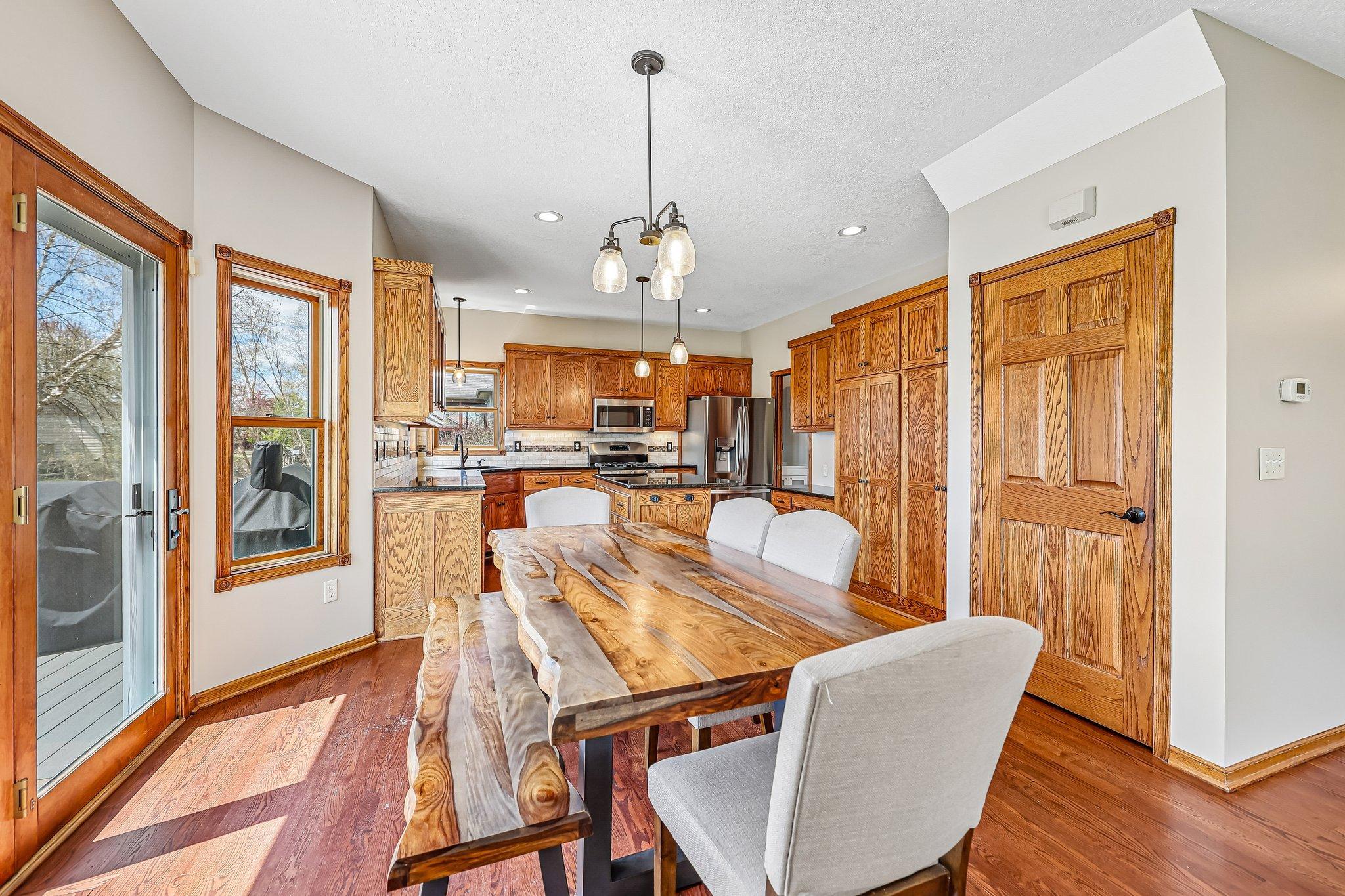 11-web-or-mls-Sandterra Cir-S0105-011.jpg