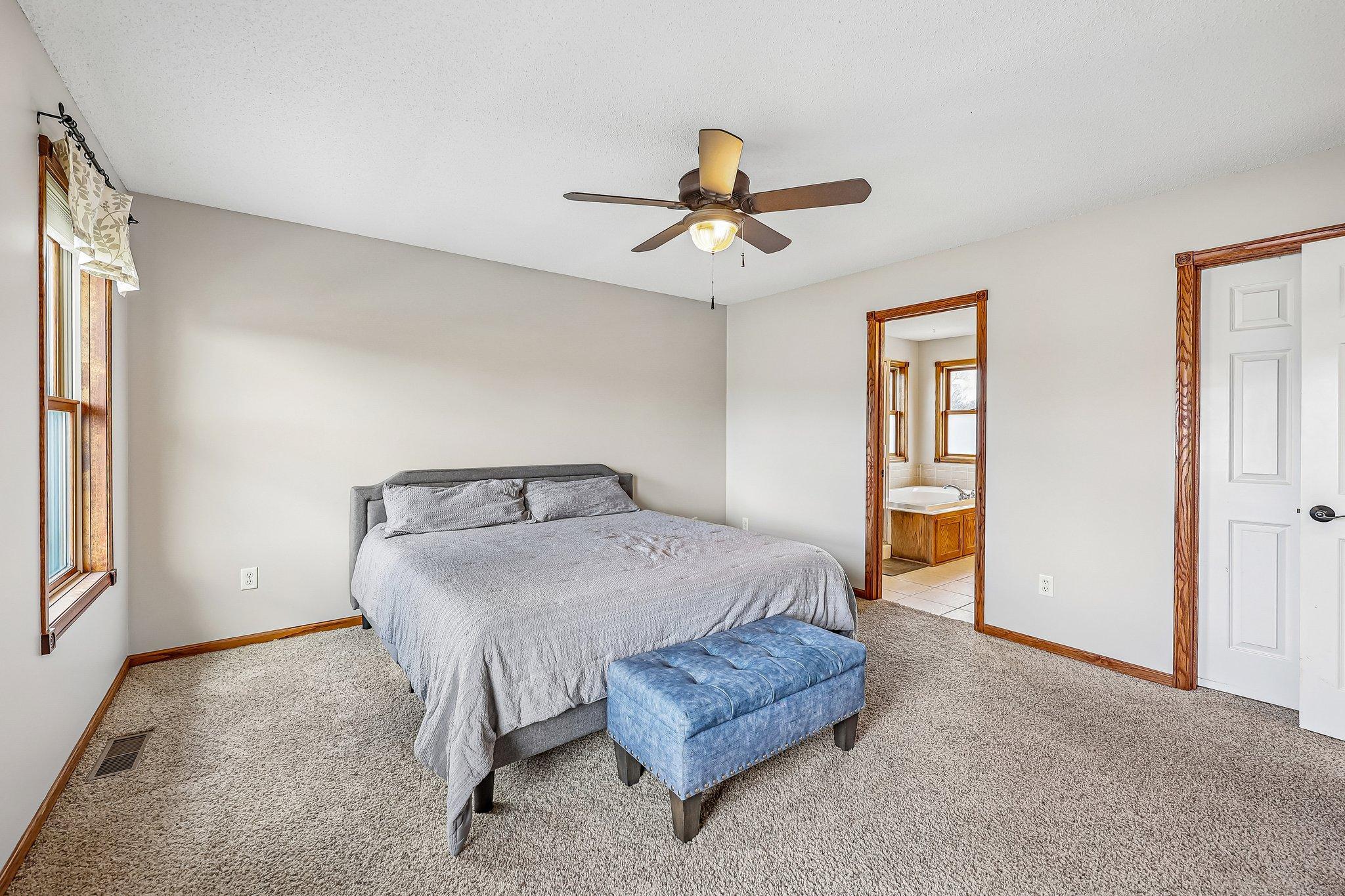 35-web-or-mls-Sandterra Cir-S0105-035.jpg