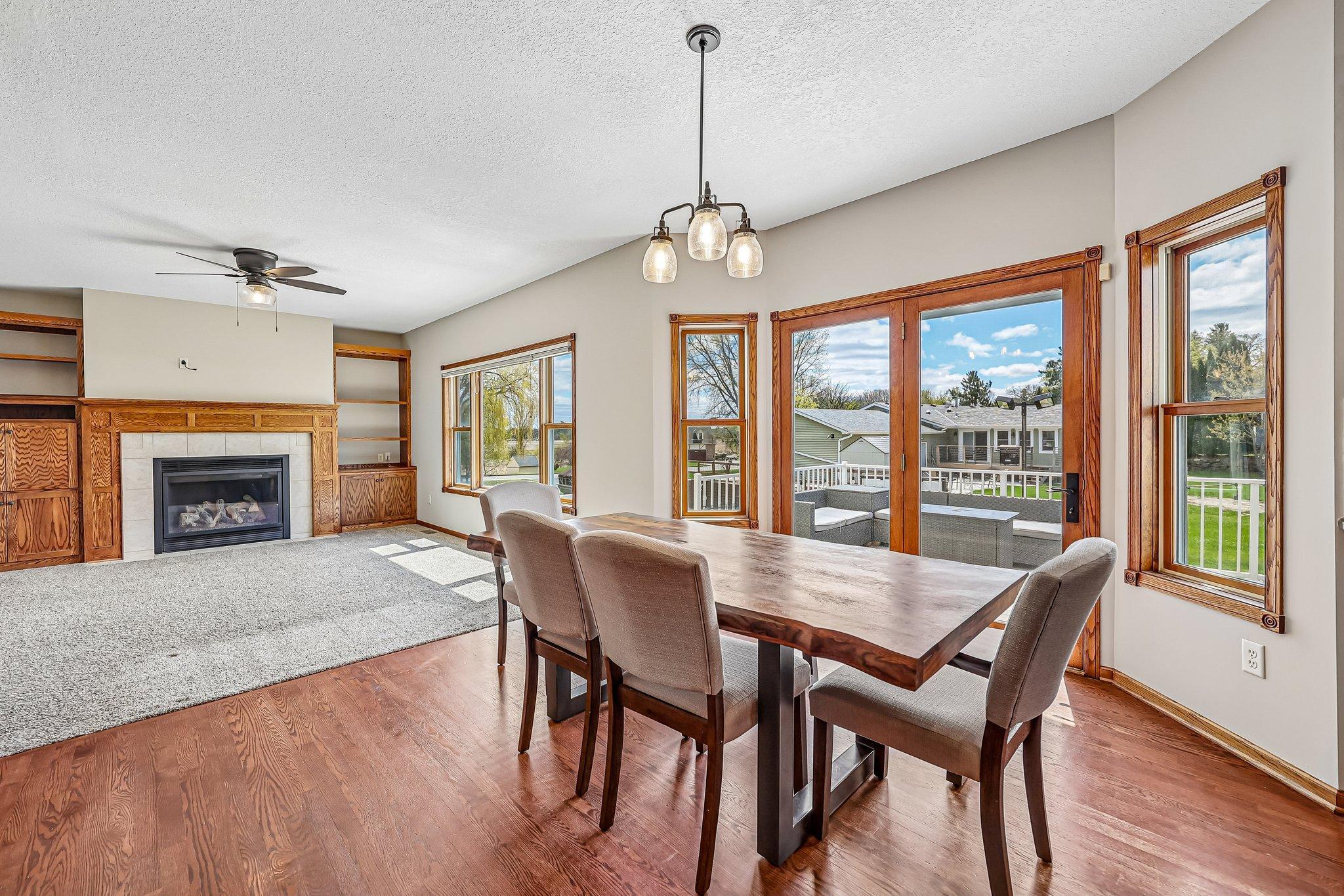 12-web-or-mls-Sandterra Cir-S0105-012.jpg
