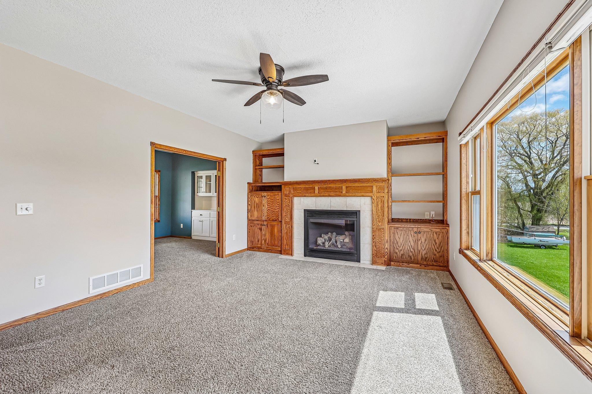 9-web-or-mls-Sandterra Cir-S0105-009.jpg