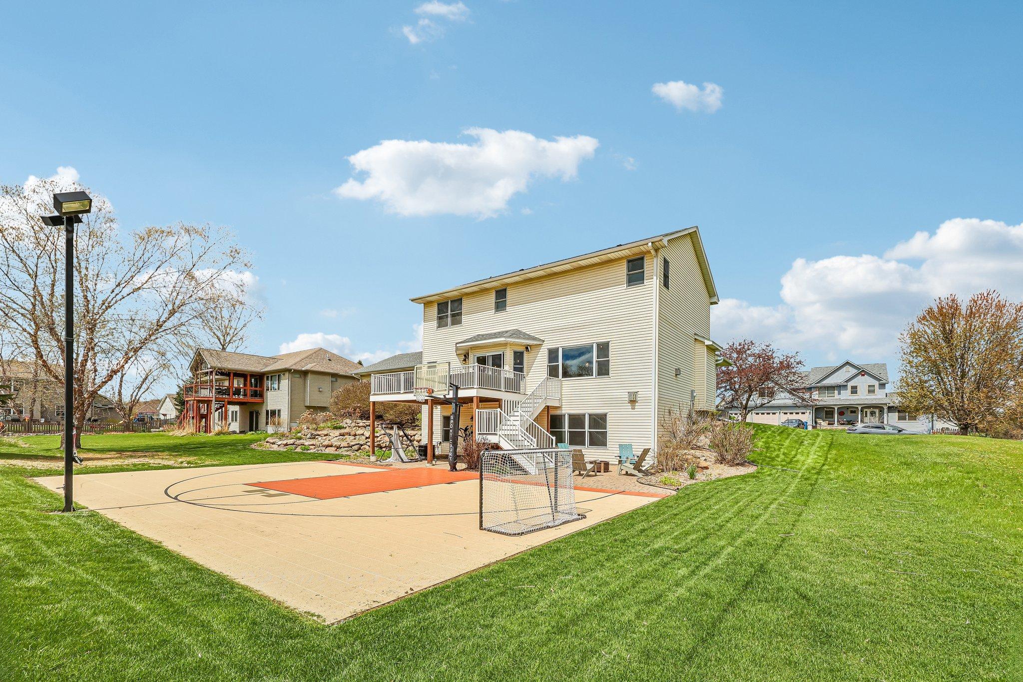 47-web-or-mls-Sandterra Cir-S0105-047.jpg