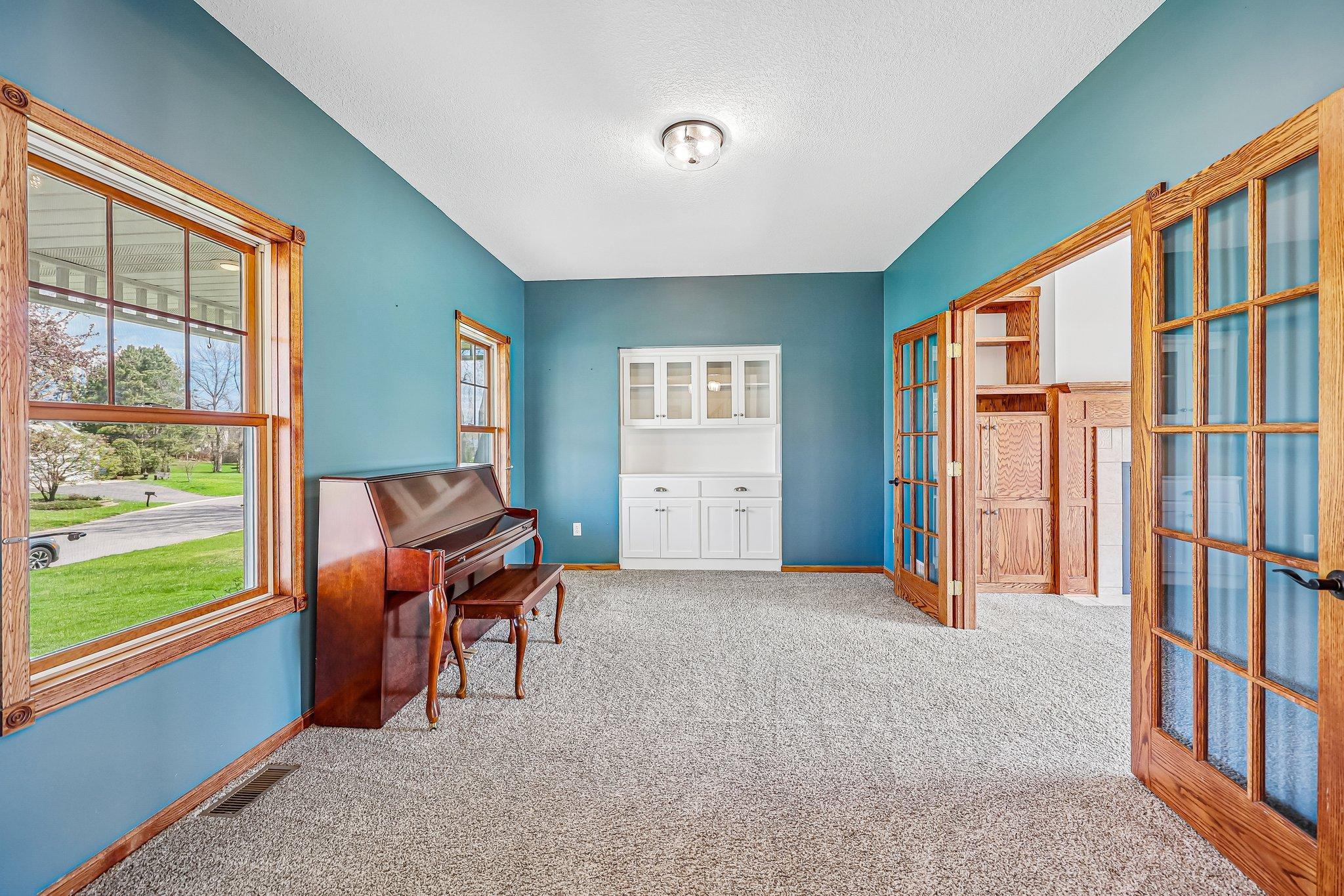 24-web-or-mls-Sandterra Cir-S0105-024.jpg