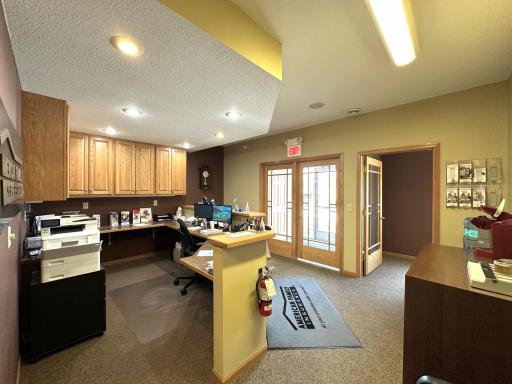 7955 Stone Creek Drive, Chanhassen, MN 55317