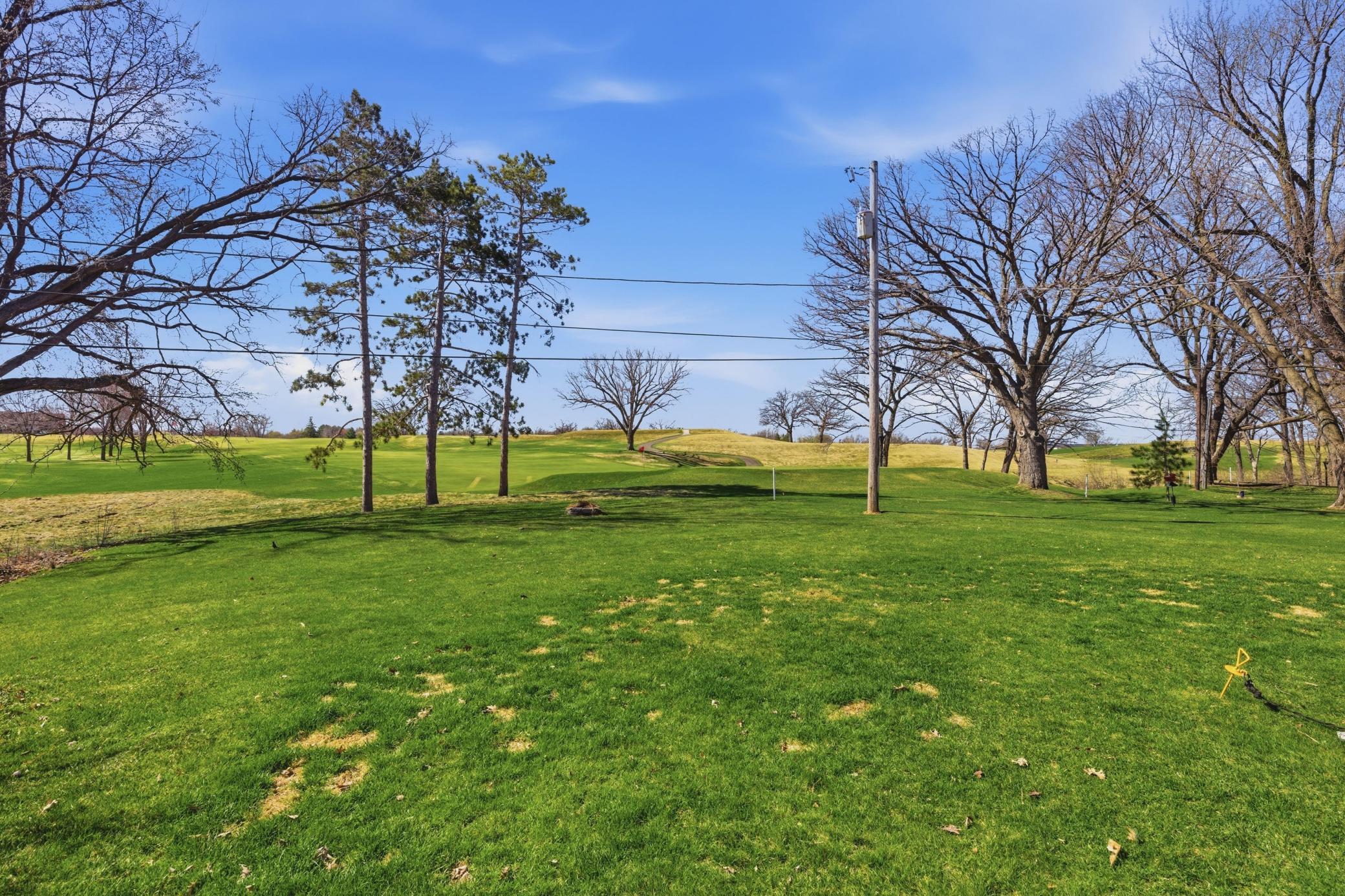 Views of yard to the golf course