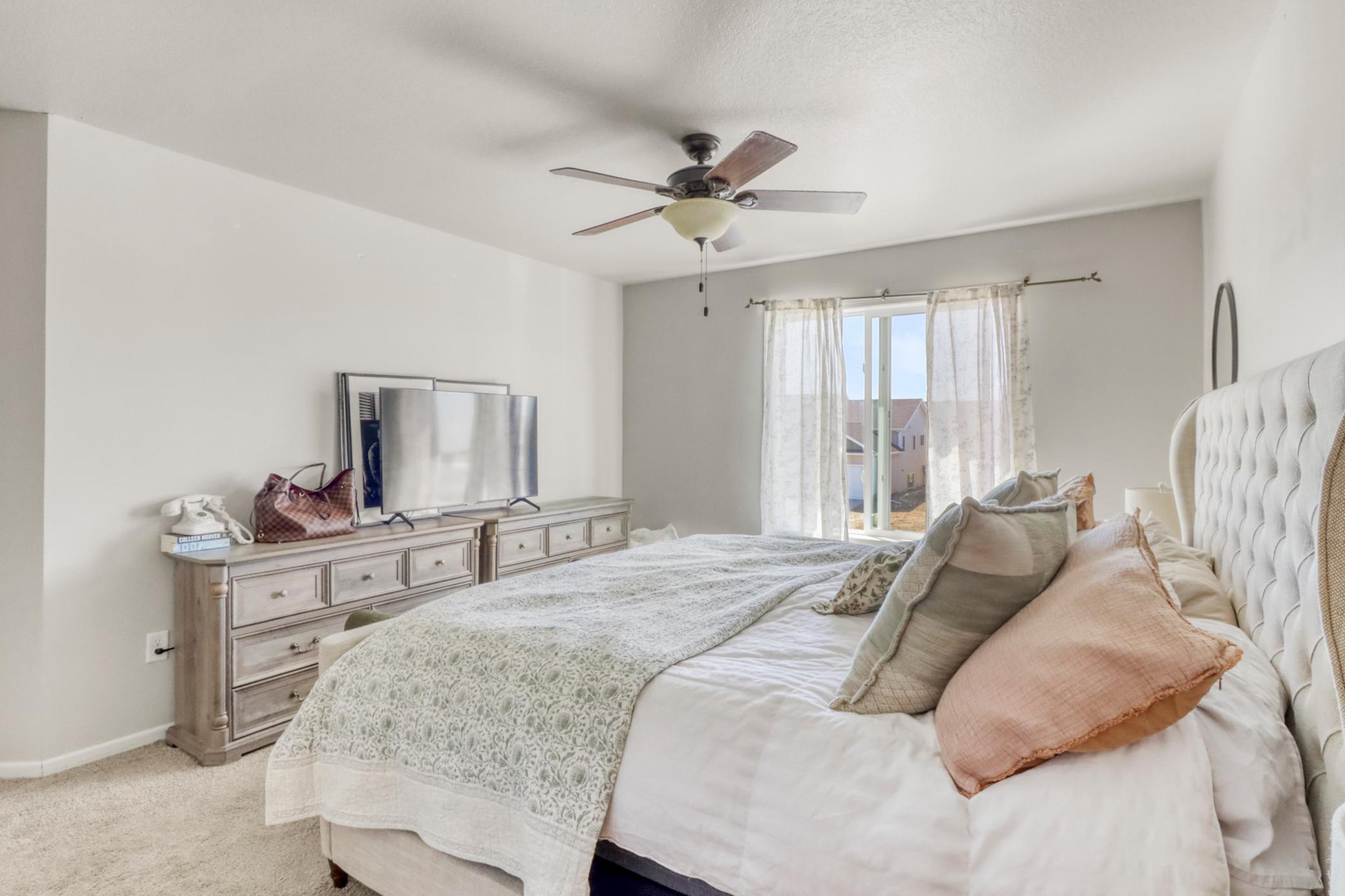 Primary Bedroom1_3.JPG