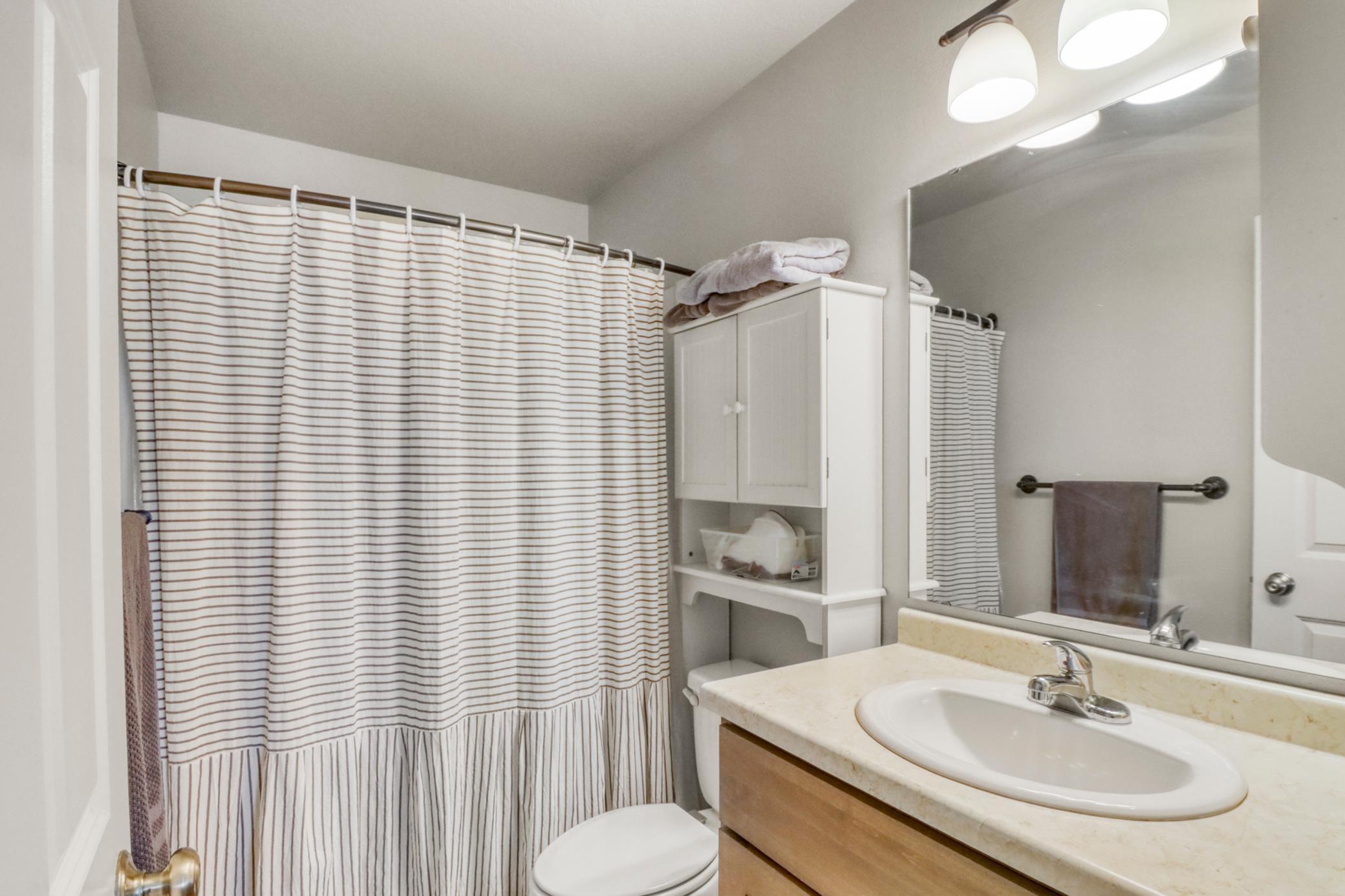 Primary Bathroom1_0.JPG