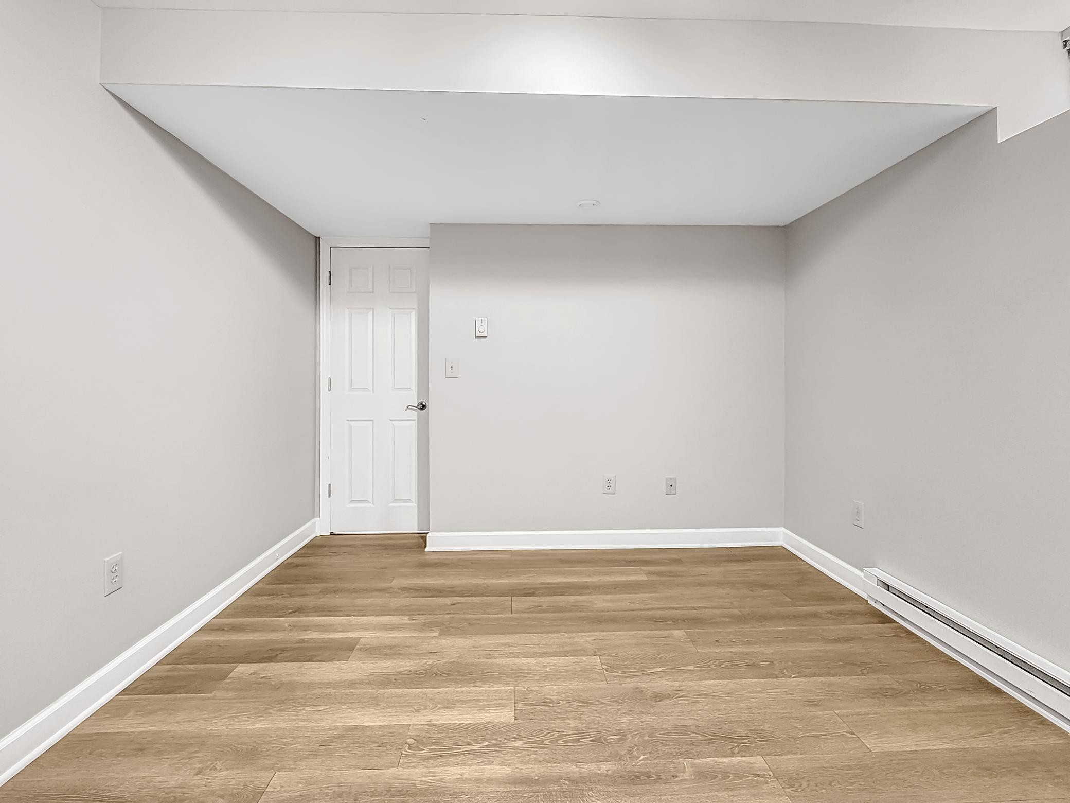 32 LL Flex Room 2.jpg