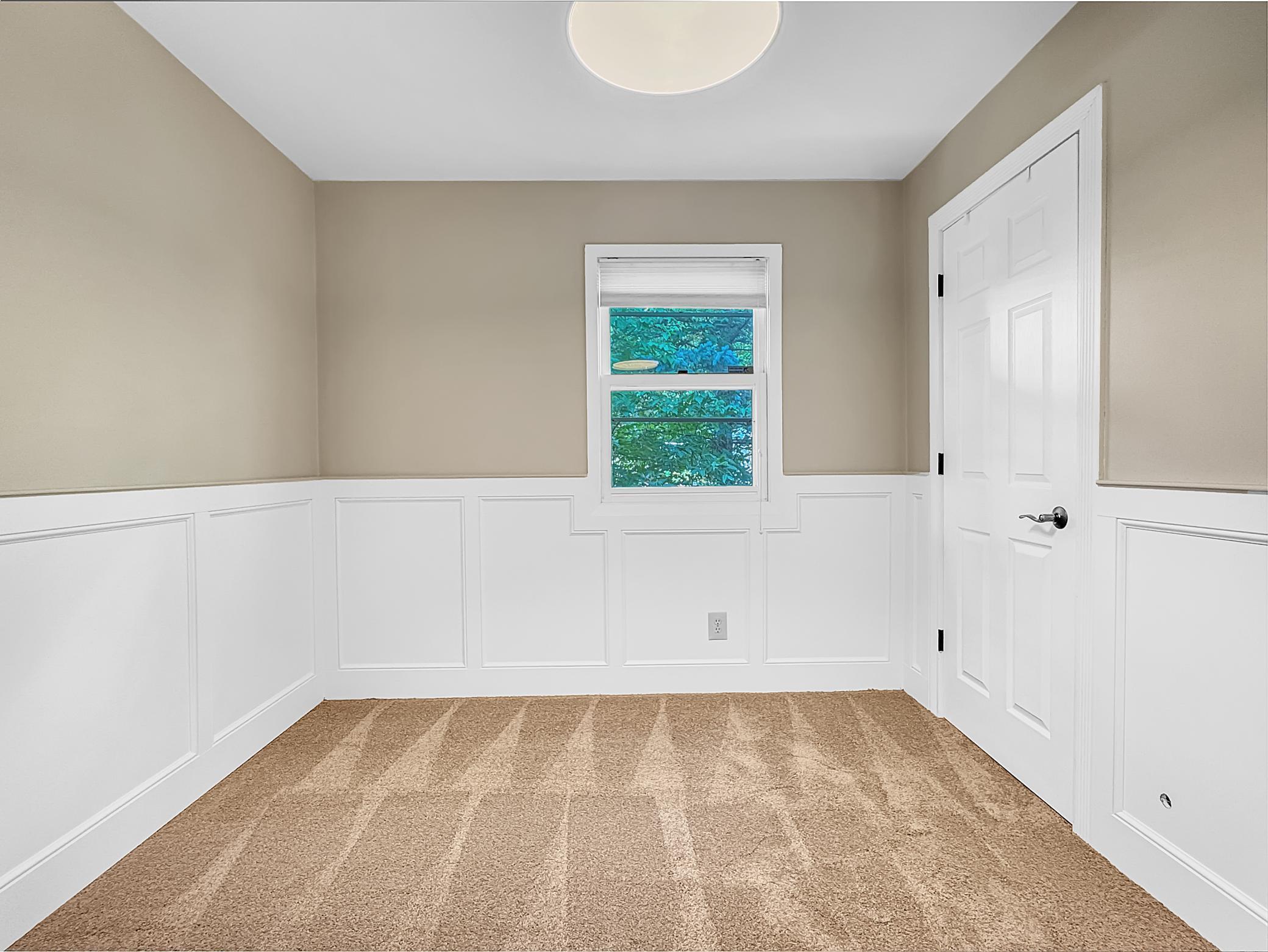 19 Upper Bedroom 2.jpg