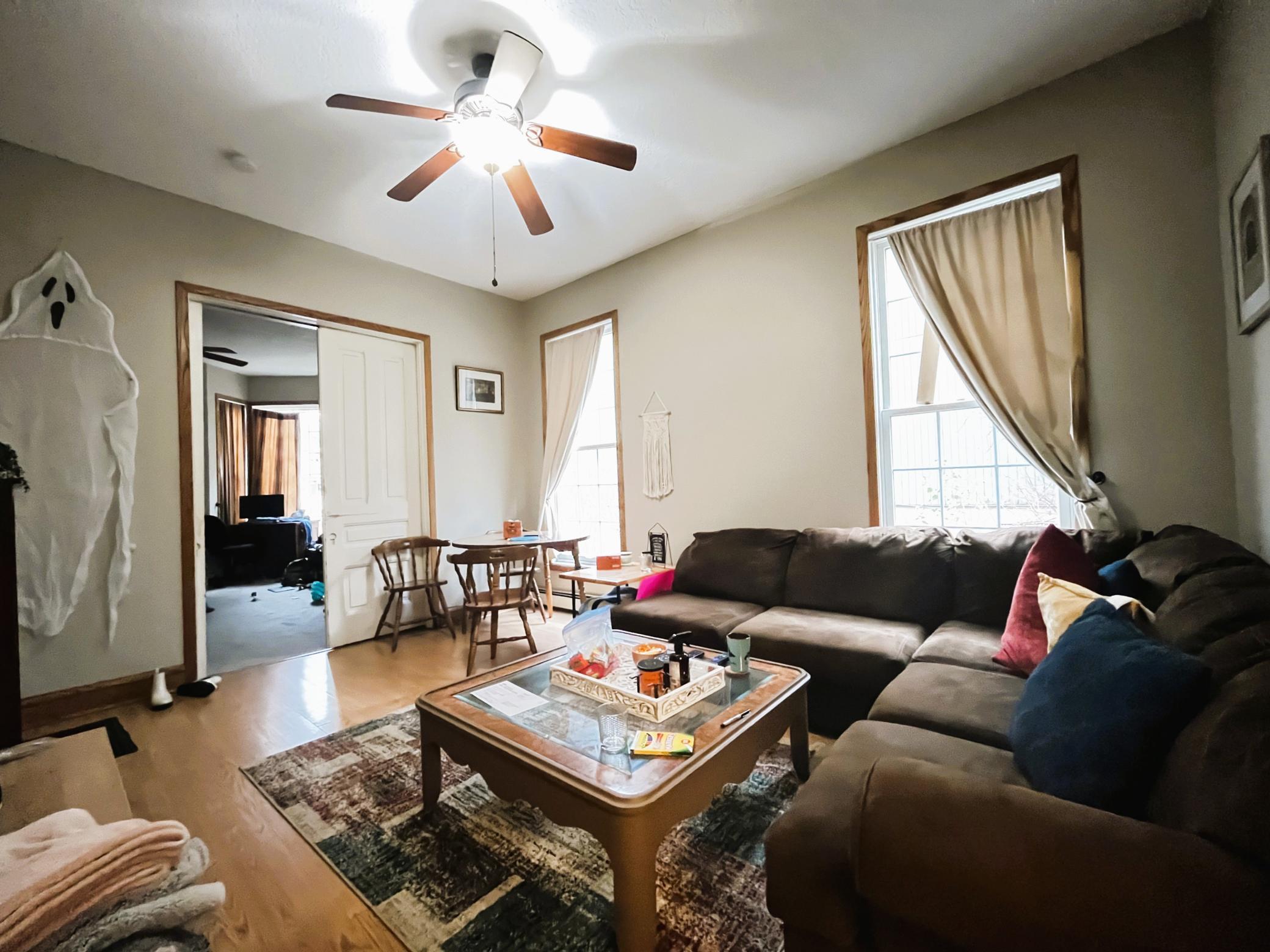 Unit 1 Living Room 1.JPG