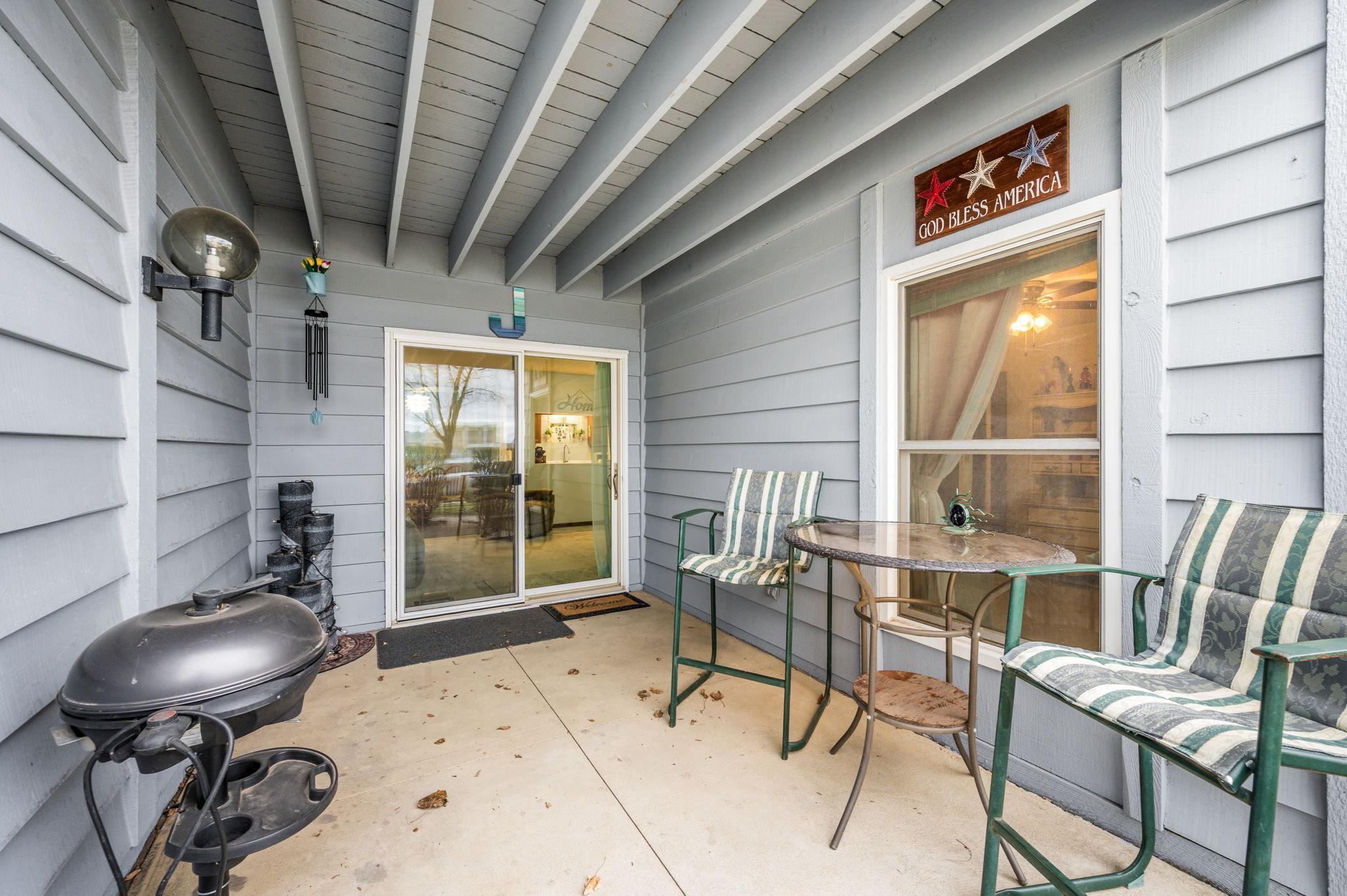 232 S Dewey St 102 Fairmont MN-5.jpg