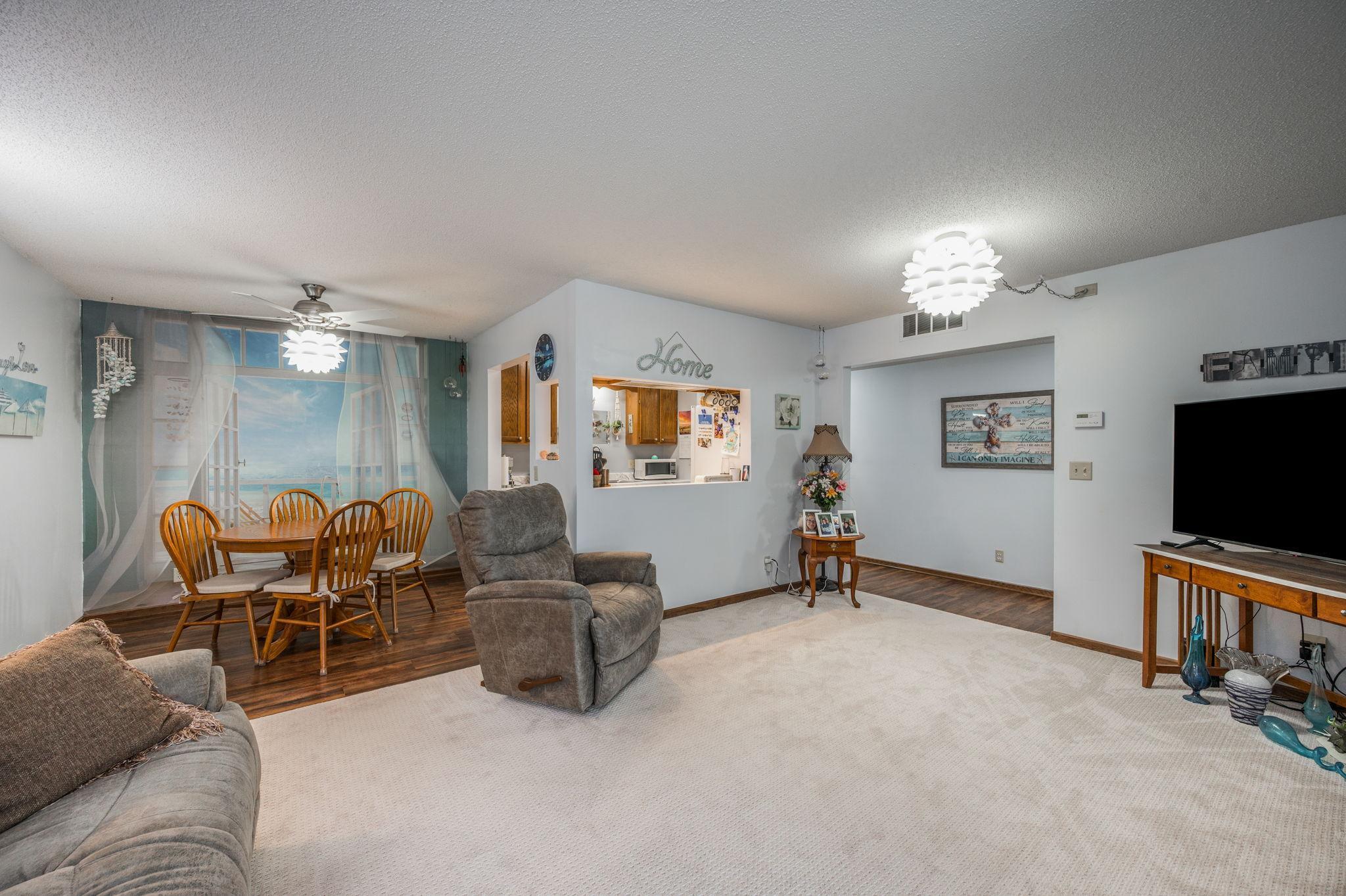 232 S Dewey St 102 Fairmont MN-18.jpg