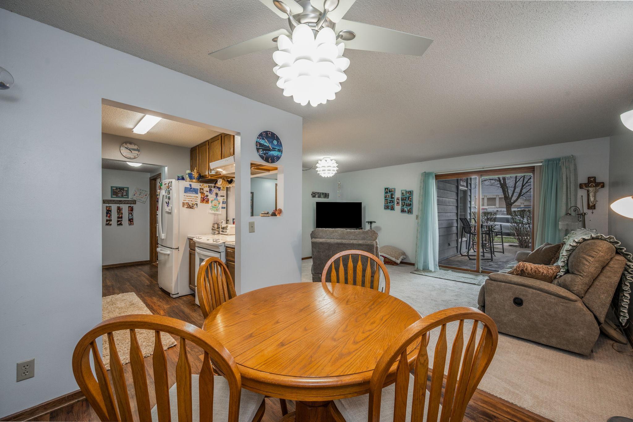 232 S Dewey St 102 Fairmont MN-16.jpg