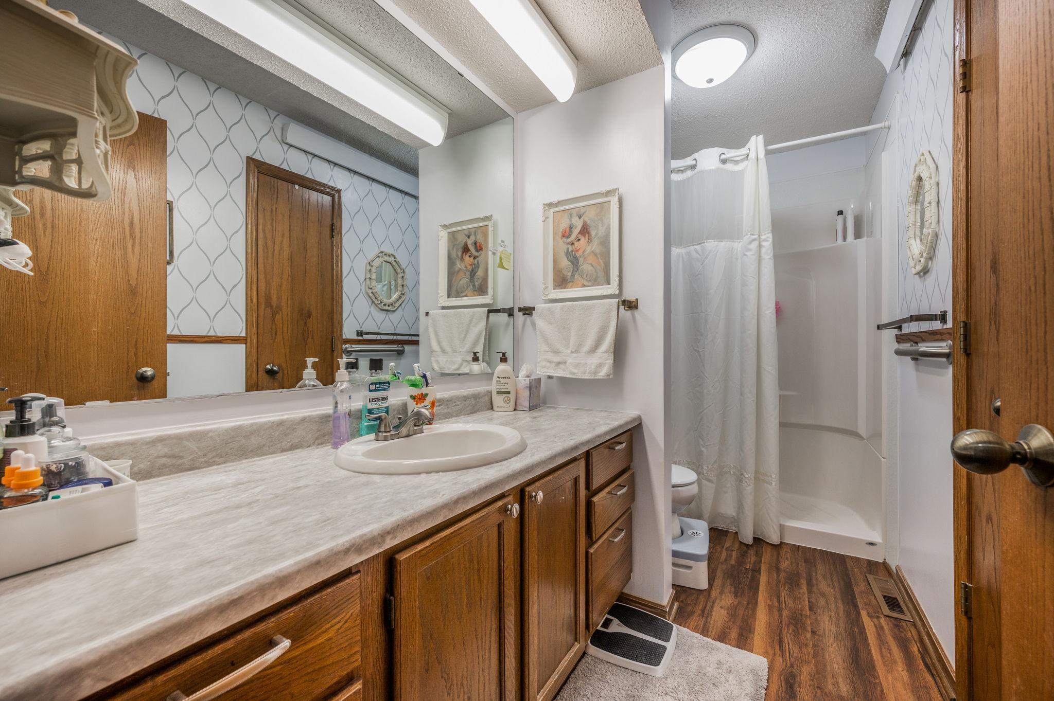 232 S Dewey St 102 Fairmont MN-26.jpg