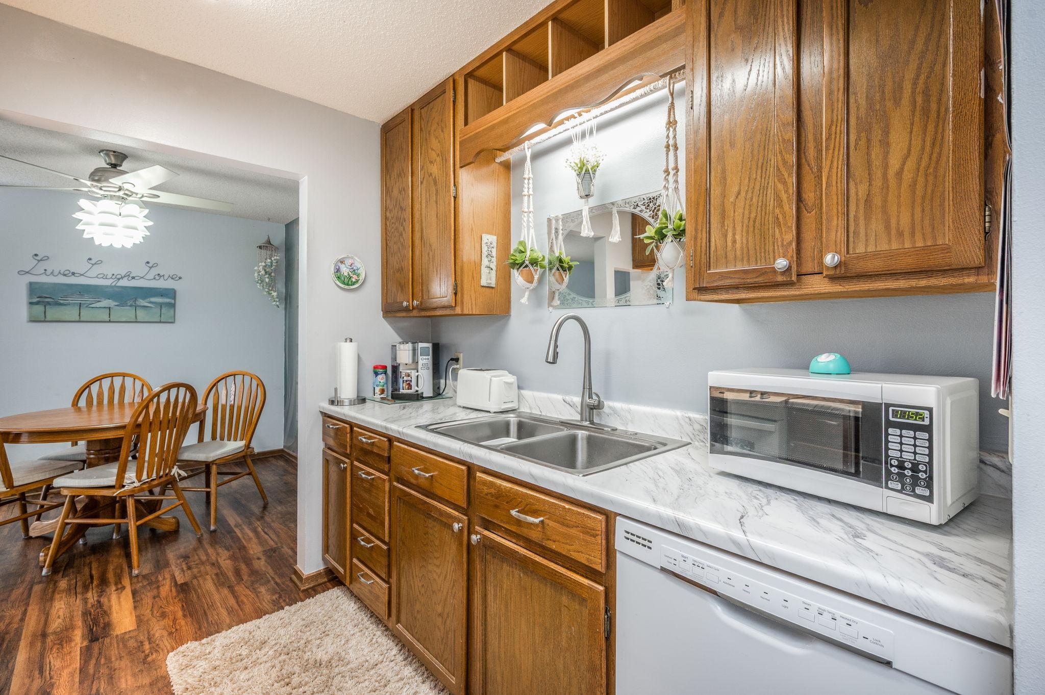 232 S Dewey St 102 Fairmont MN-14.jpg