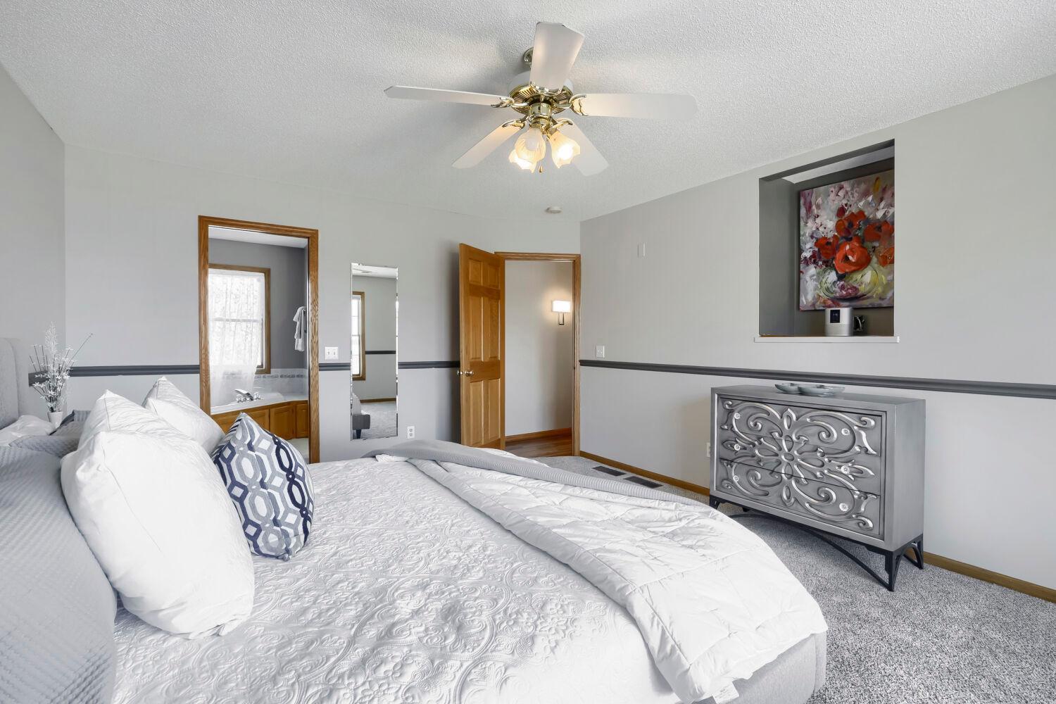 22171 Jason Ave N - Web Quality - 019 - 15 Primary Bedroom.jpg