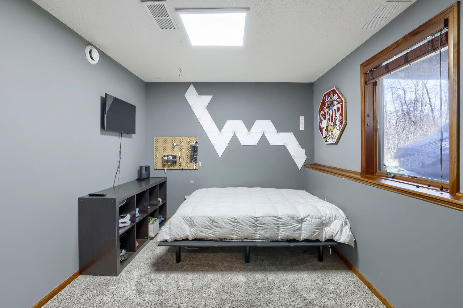 22171 Jason Ave N - Web Quality - 023 - 19 Bedroom.jpg