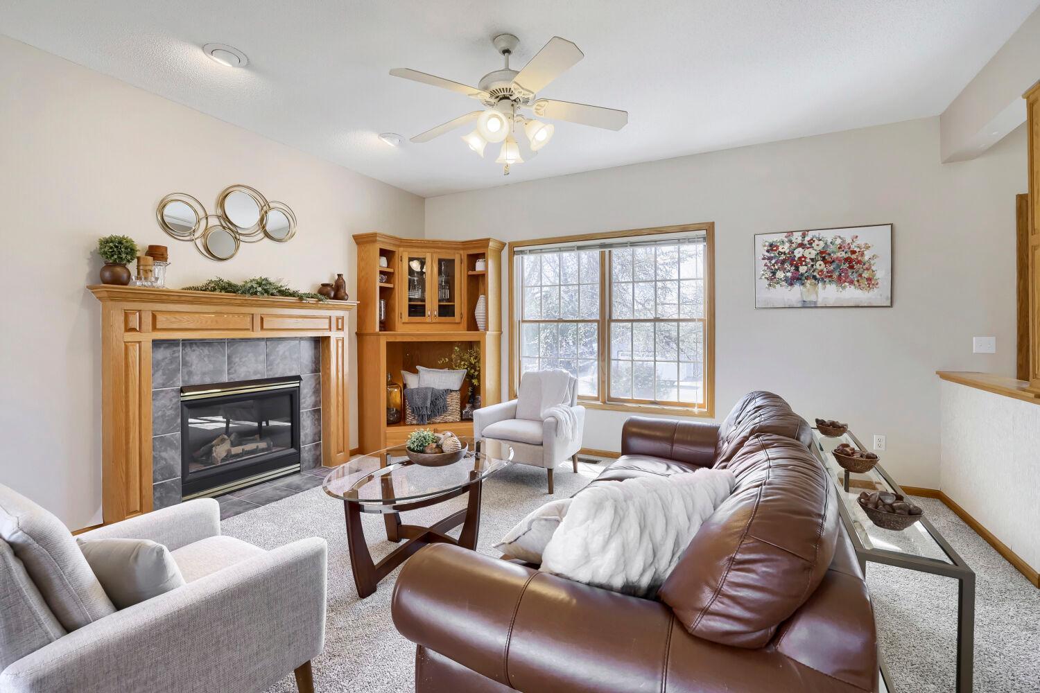 22171 Jason Ave N - Web Quality - 008 - 04 Living Room.jpg