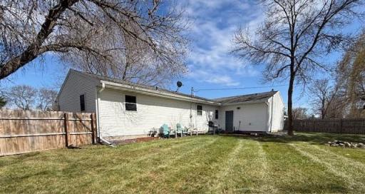 13 N Muyres Avenue, Carlos, MN 56319