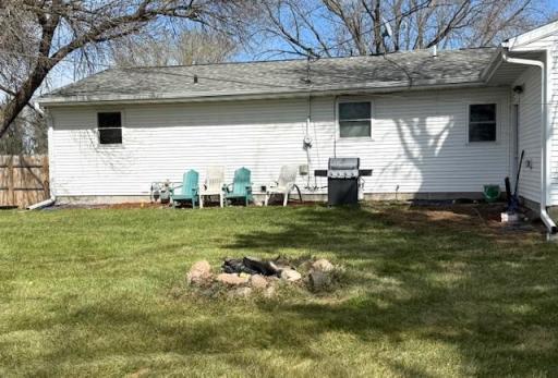 13 N Muyres Avenue, Carlos, MN 56319