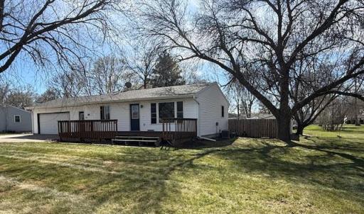 13 N Muyres Avenue, Carlos, MN 56319