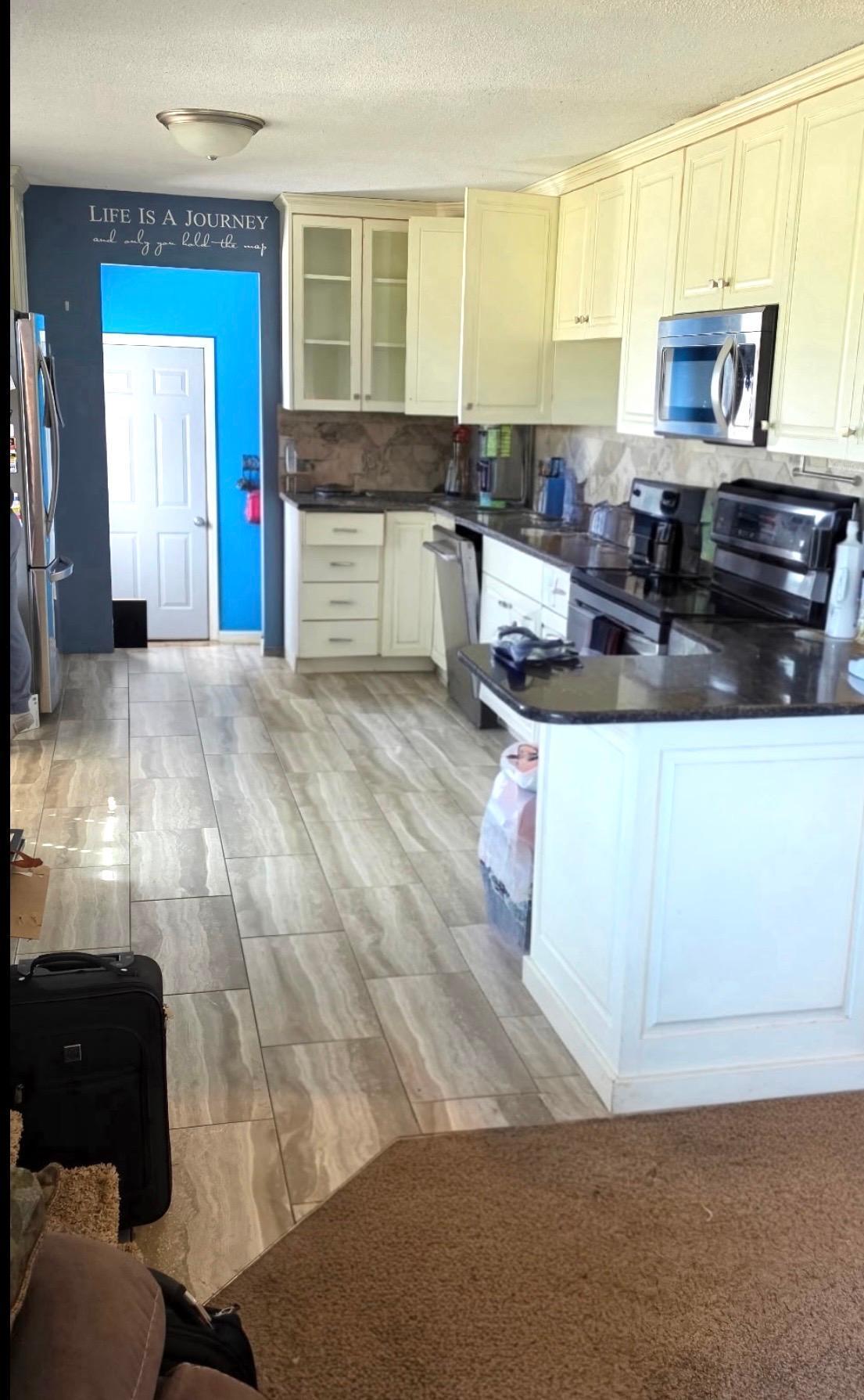 Kitchen..more pics coming