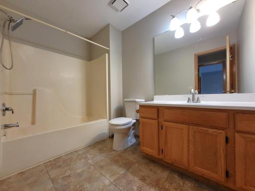 1850 Donegal Drive, 4, Woodbury, MN 55125