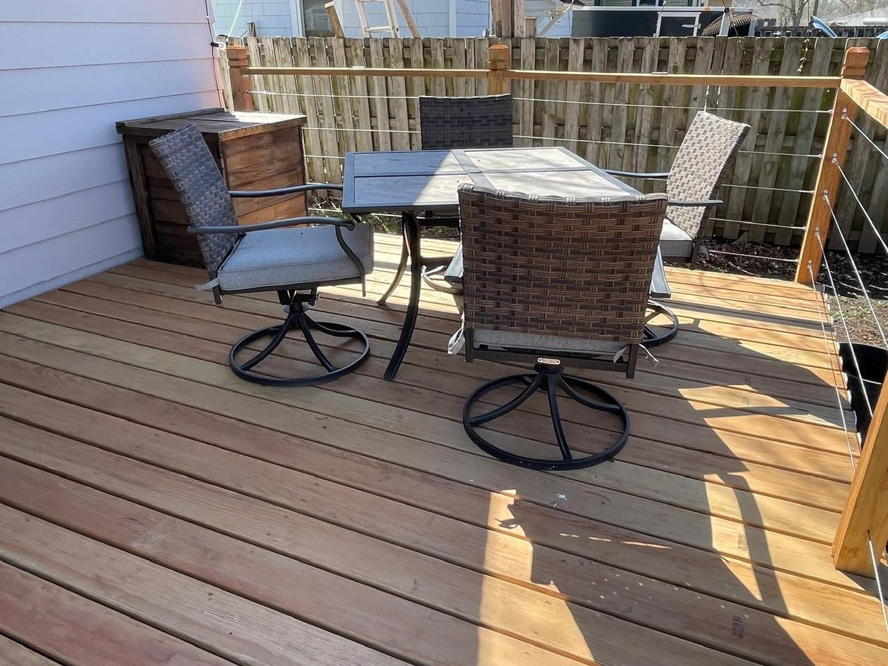 Nice table area for relaxing