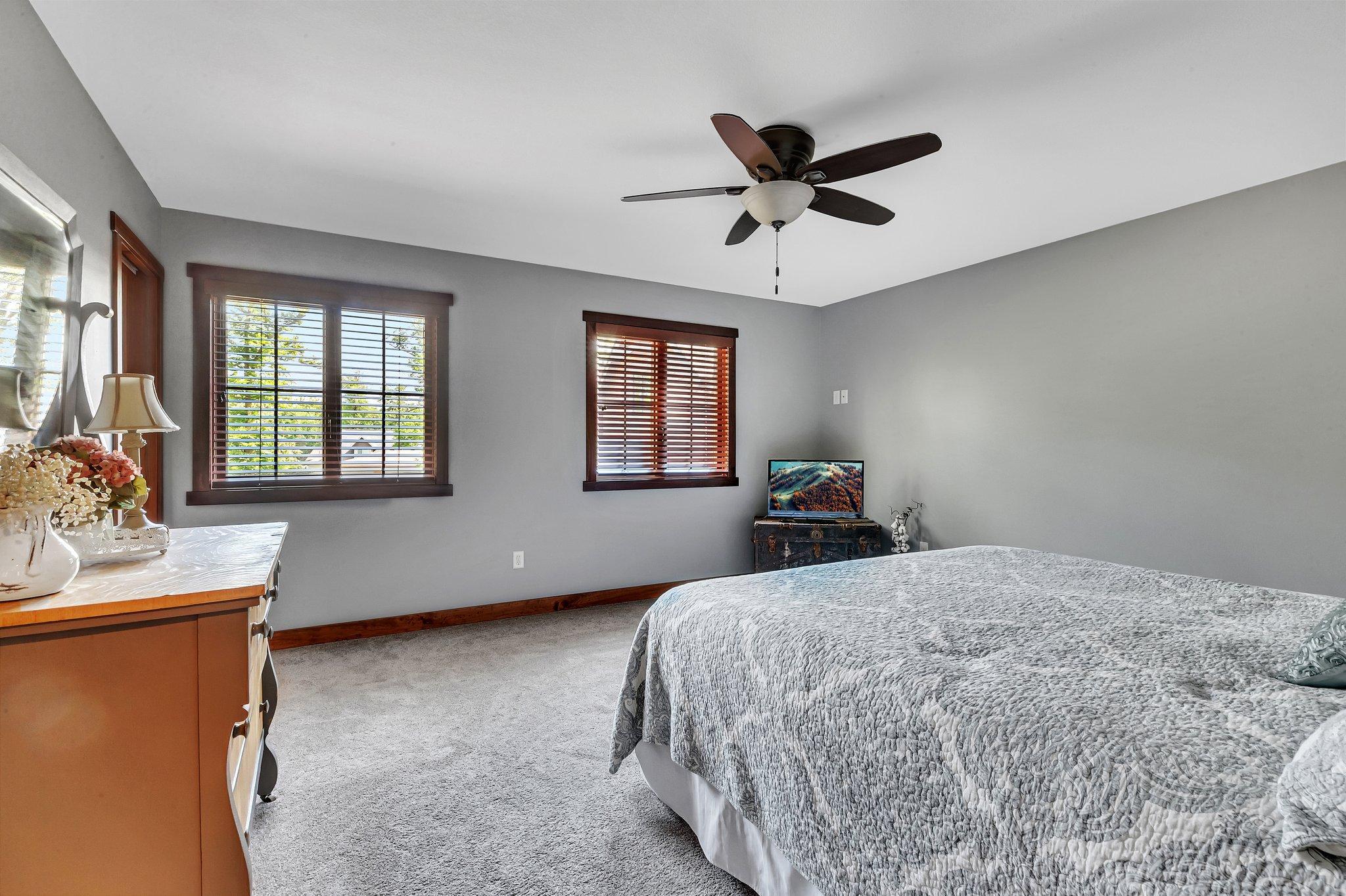 72 2nd Unit En-Suite.jpg