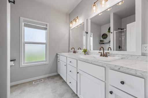 3037 Prairie Farms Circle S, Fargo, ND 58104