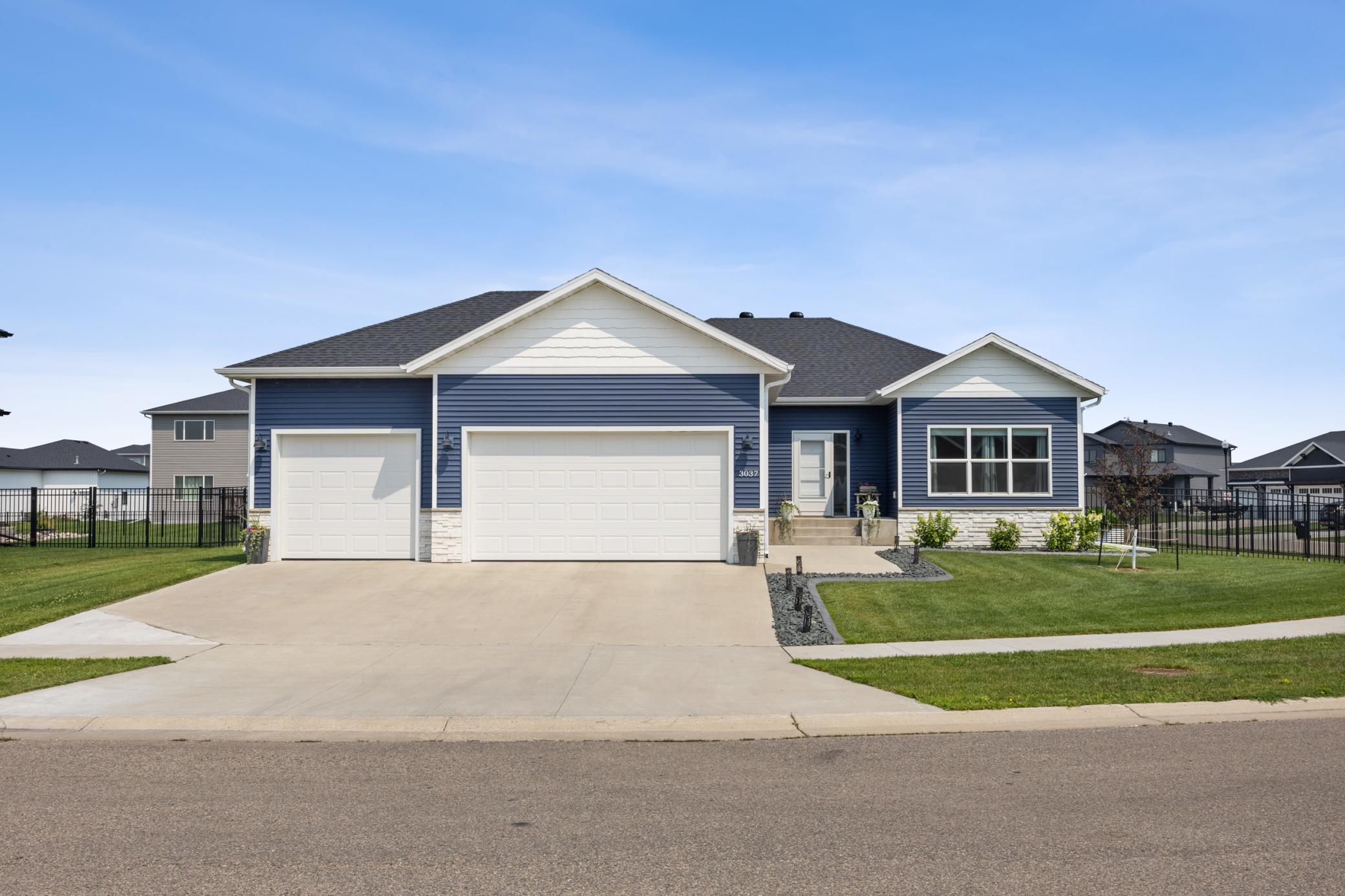 3037 Prairie Farms Circle S, Fargo, ND 58104