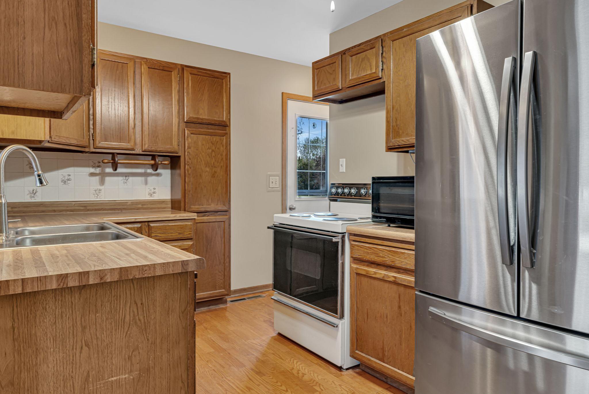813-Kitchen