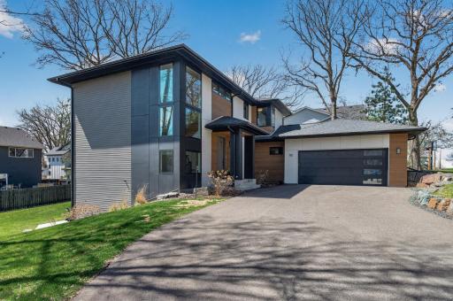 92 Birch Street, Saint Paul, MN 55115