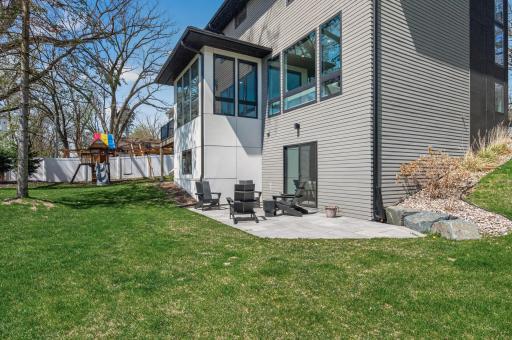 92 Birch Street, Saint Paul, MN 55115