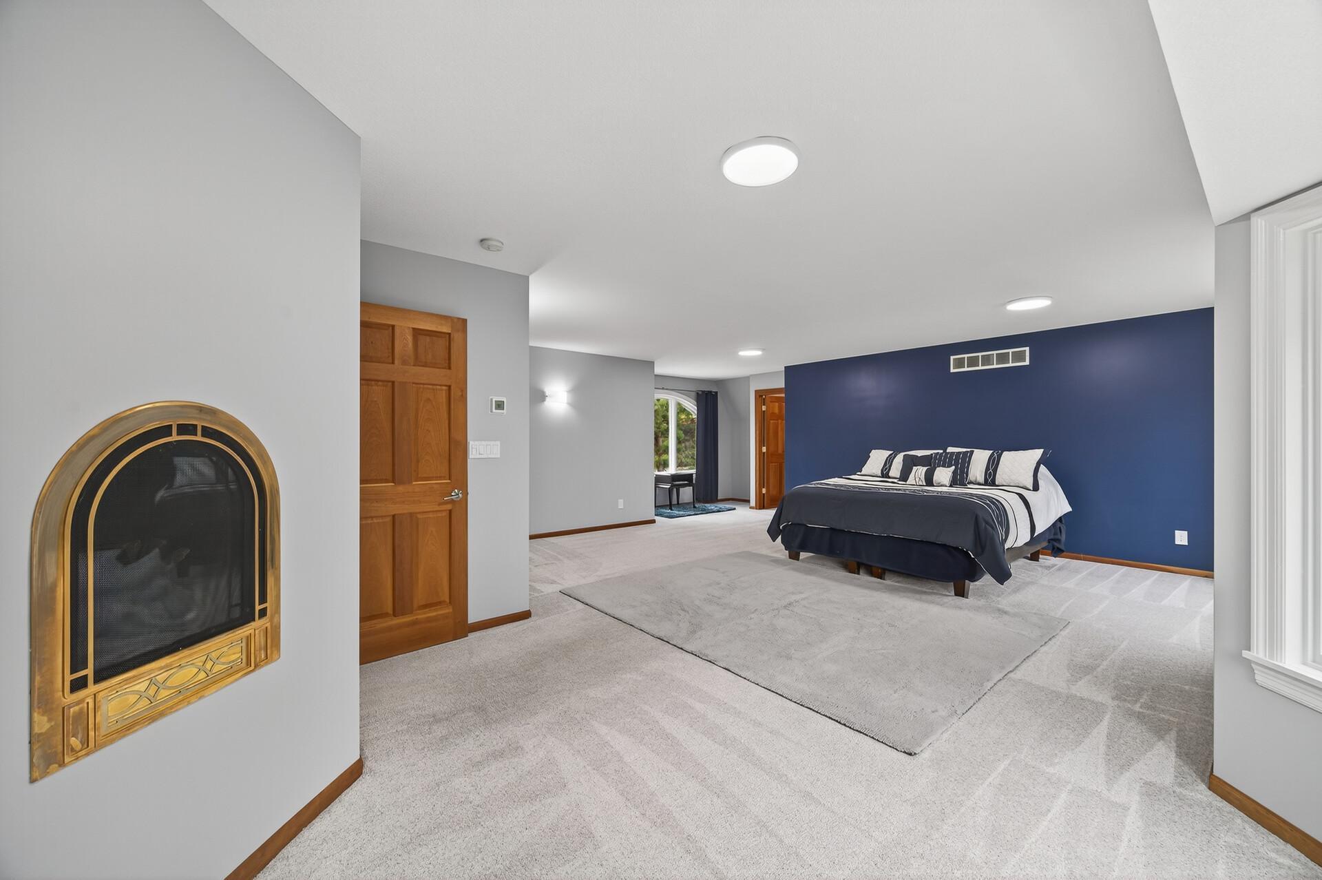 Upper Level Spacious Primary Suite