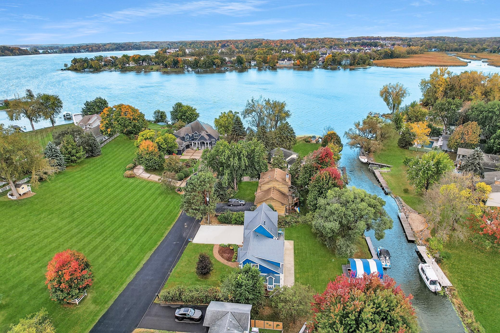 Surrounded by water and nature, Come and Enjoy!