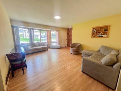 4650 4th Street NE, Minneapolis, MN 55421