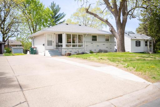 4650 4th Street NE, Minneapolis, MN 55421