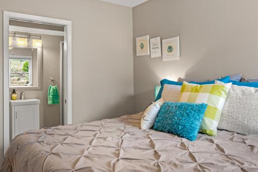 18013 Roberds Lake Boulevard, Faribault, MN 55021