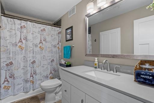 18013 Roberds Lake Boulevard, Faribault, MN 55021